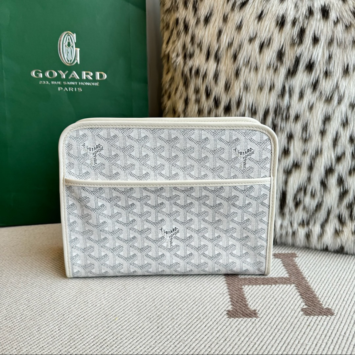 Goyard washbag