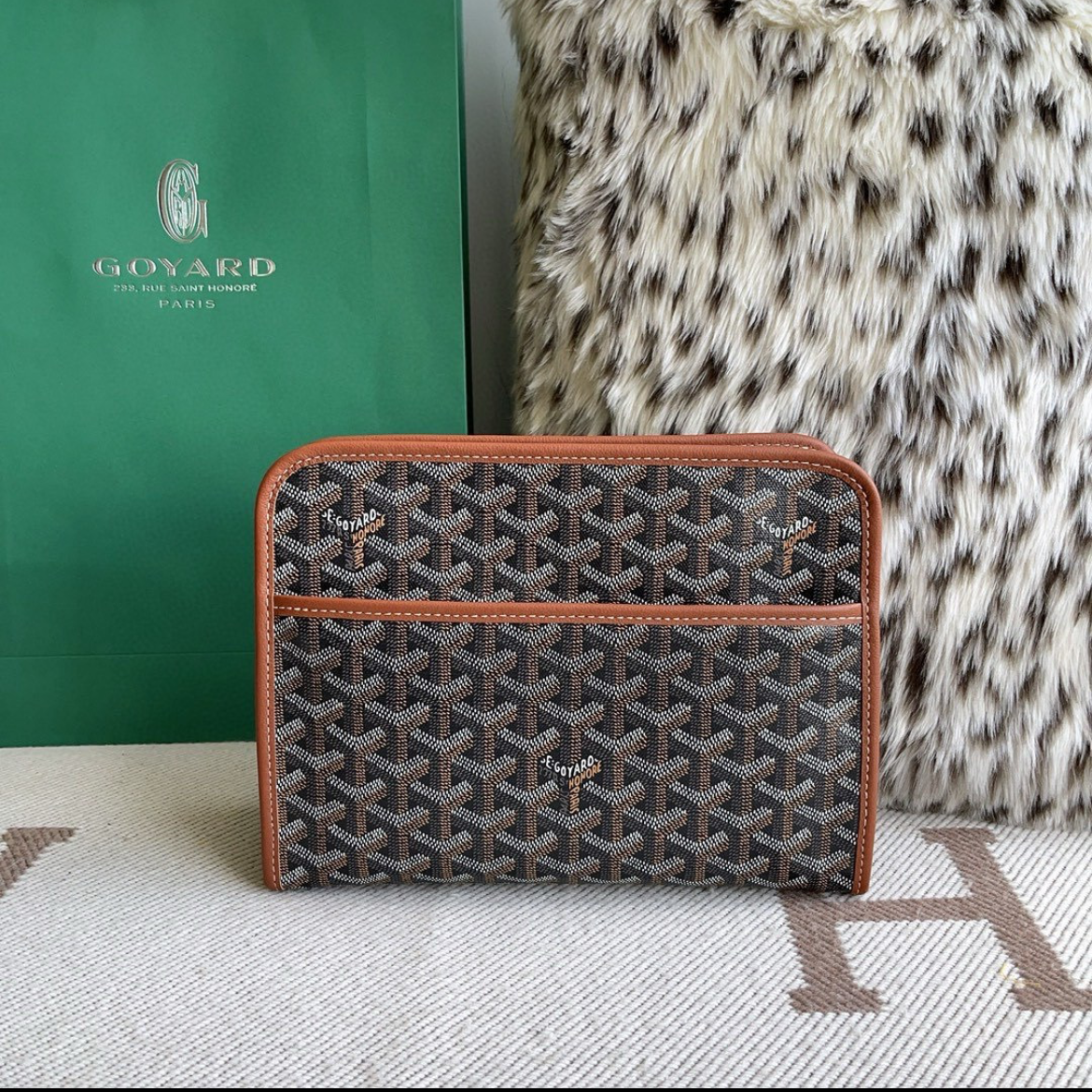 Goyard washbag