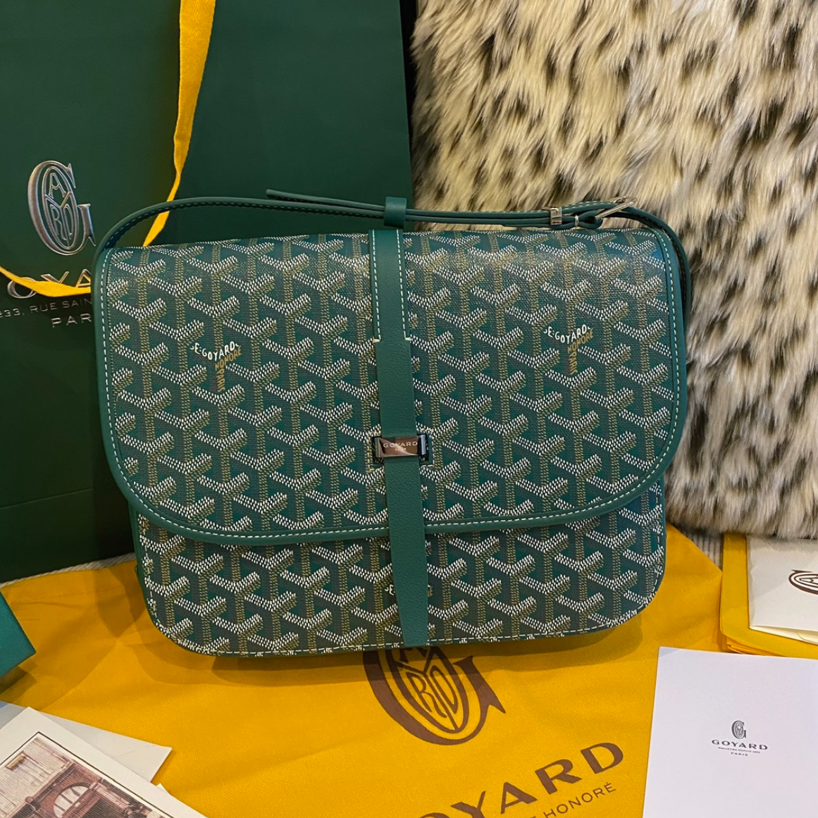 Goyard messenger