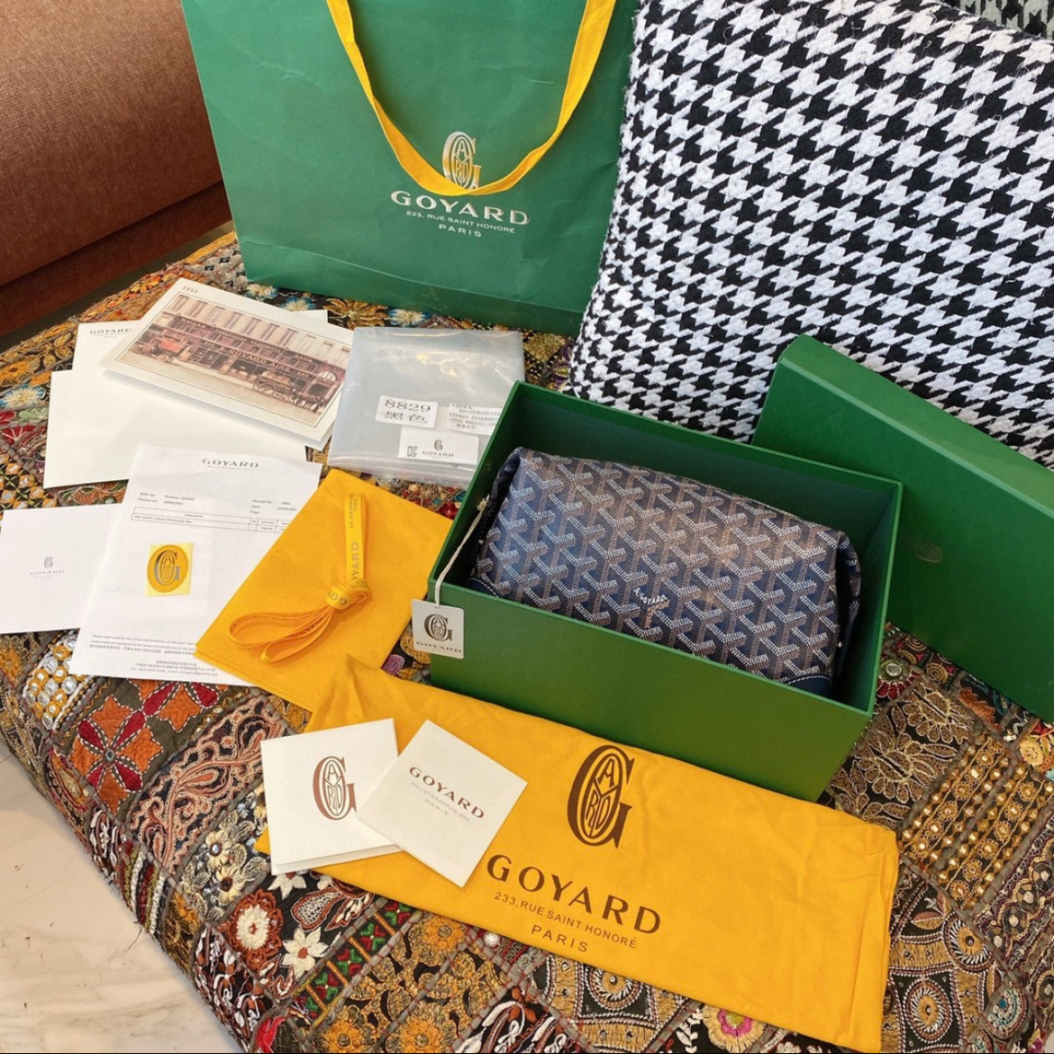 Goyard washbag