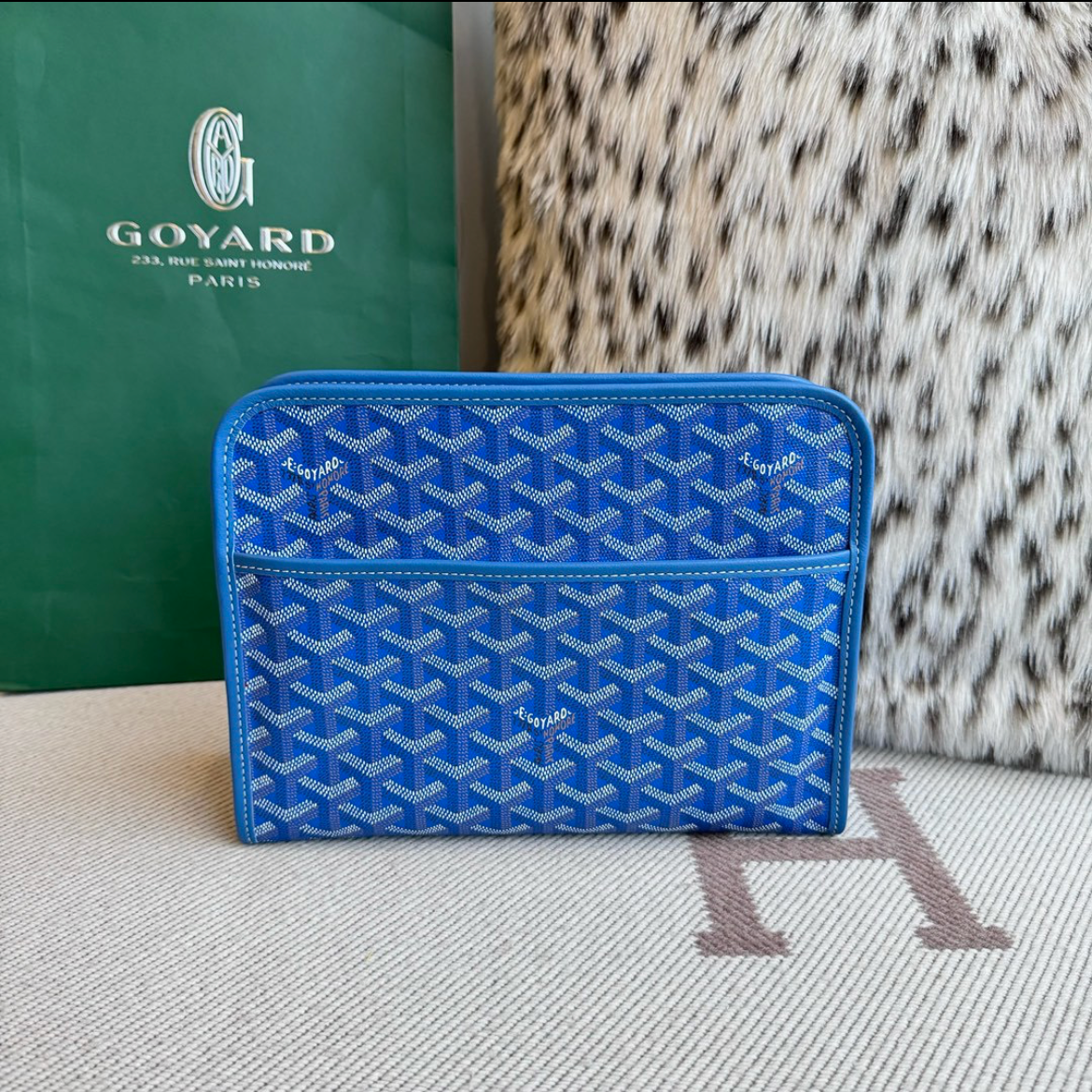 Goyard washbag