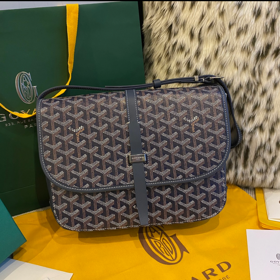 Goyard messenger