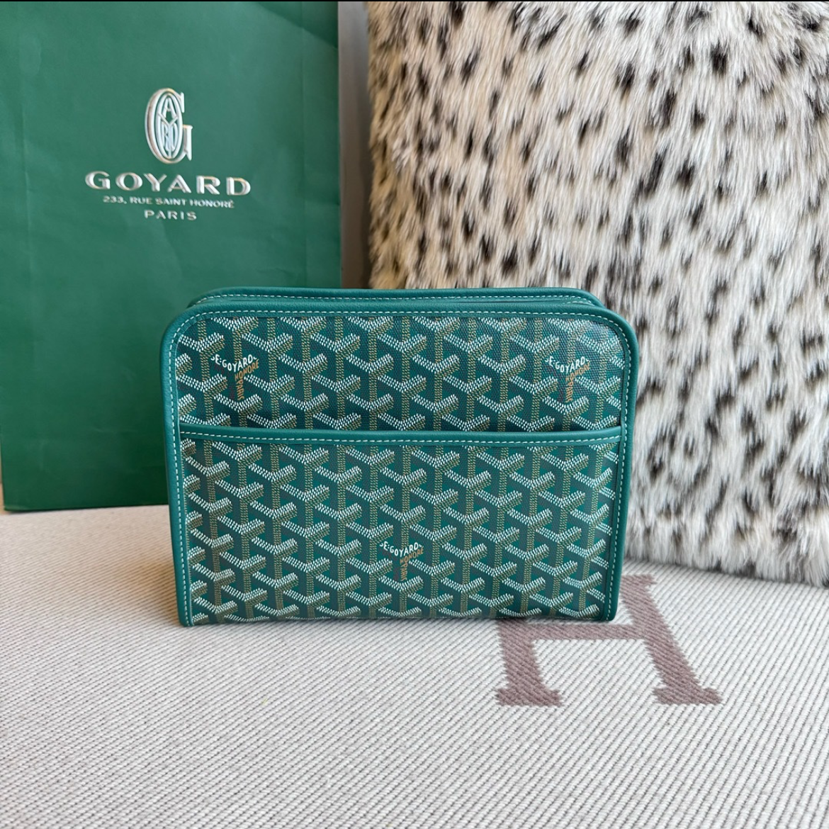 Goyard washbag